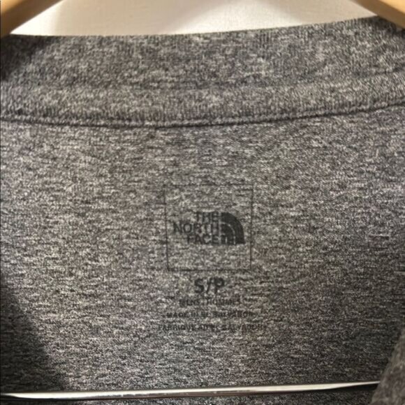 The North Face Men's Gray Long Sleeve Shirt - Picture 3 of 4